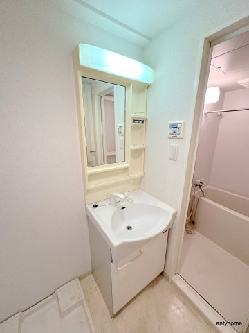 アスリート本町リバーウエスト　仲介手数料無料の洗面所
