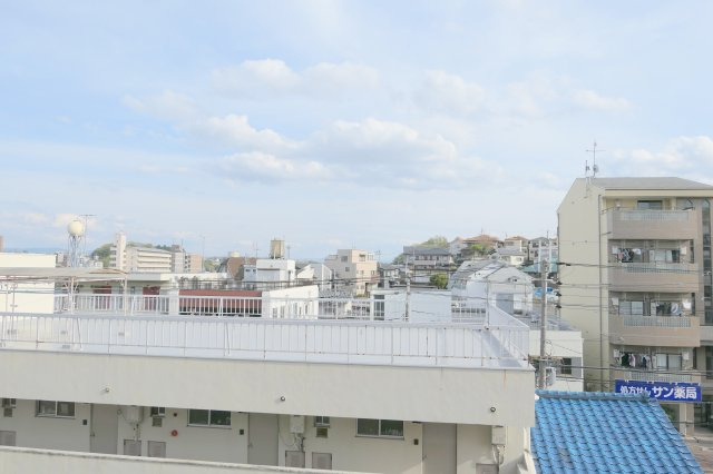 ライフヒルズ富雄の展望