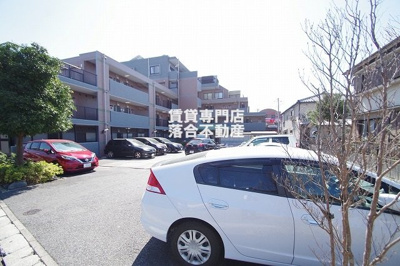 【駐車場】 | ベルヴェデーレ | 敷地内駐車場完備