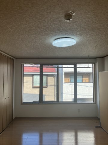 SANKOUビルの洋室