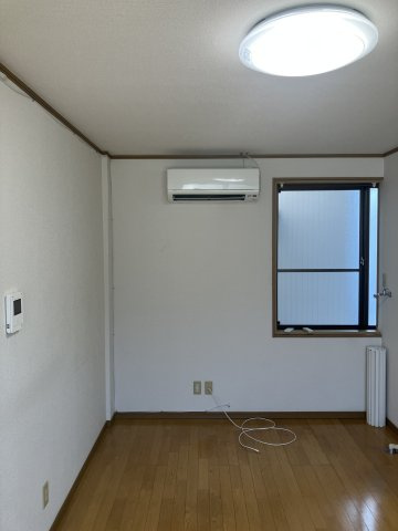SANKOUビルの洋室