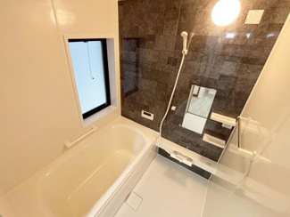 【浴室】 | 岐阜市八ツ梅町！積水ハウス施工の中古住宅フルリフォーム済み！お車並列2台可能！2階にリビング♪ | 岐阜市八ツ梅町！積水ハウス施工の中古住宅フルリフォーム済み！お車並列2台可能！2階にリビング♪
