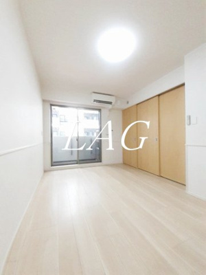【居間・リビング】 | シュトラーレ　八日町 | 洋室のお部屋です。
