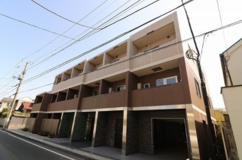 【外観】 | プレール・ドゥーク西荻窪 | 鉄筋コンクリート造のがっちりとした建物。