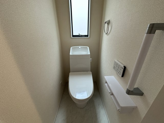神戸市西区王塚台6丁目新築戸建３号棟のトイレ