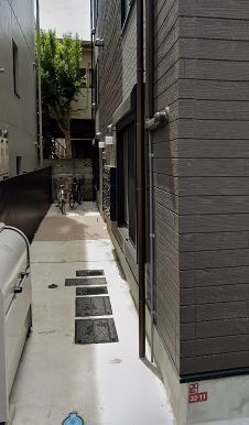 杉並区和泉１丁目のアパートのエントランス|ゆとりのあるエントランスです