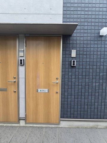バーミープレイス立川Ⅱの玄関