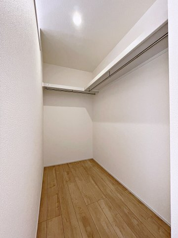 新築戸建・新築建売　福島市大森第10　大森小・信夫中の収納|WICはハンガーパイプがついているので衣類がきれいに整理整頓できます！