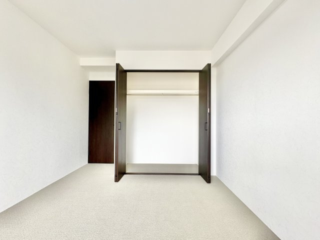 小幡パーク‧ホームズの収納|洋室②収納