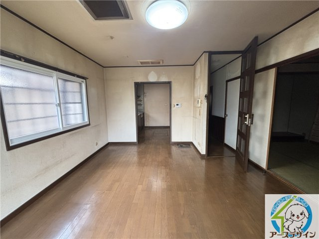 加古川市平岡町二俣　中古戸建の居間・リビング
