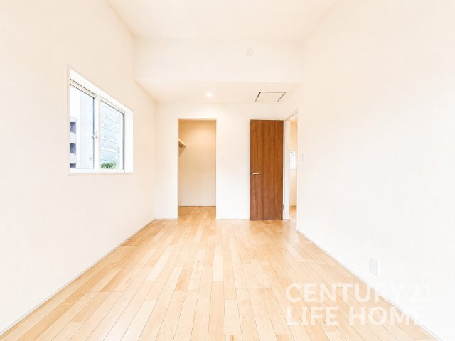【洋室】 | グリーンライン「川和町」新築戸建 | 明るい洋室です