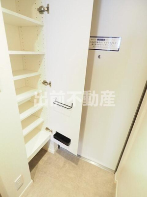 【玄関】 | クレヴィアリグゼ日暮里
