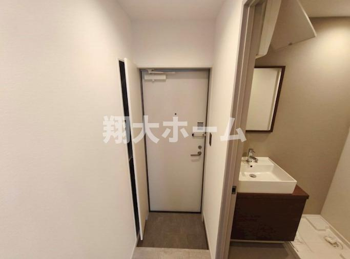 プラスドア北千住の玄関
