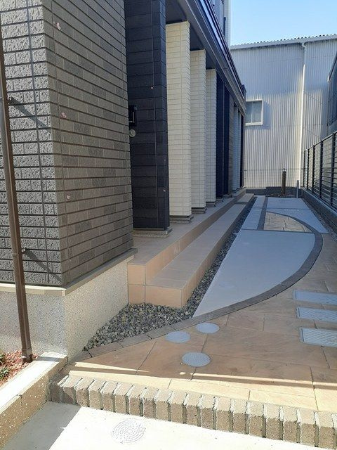 レジデンスまひるの玄関