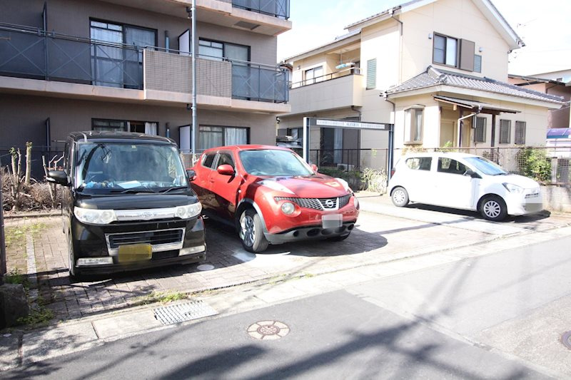 アレグリアの駐車場