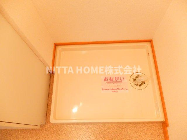 フラワーヒルズＢのその他共用部分|室内洗濯機置き場も完備♪