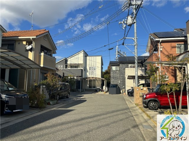【アースデザイン】大久保町大久保町　オーナーチェンジ駅近戸建の前面道路含む現地写真