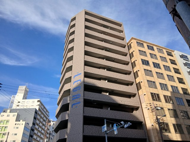 リーガル岡崎橋の外観