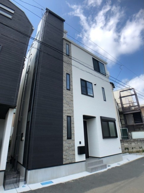 川崎市中原区井田２丁目の一戸建ての外観