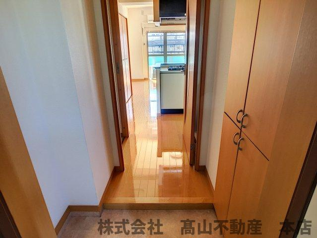 宗像市赤間駅前１丁目の賃貸マンションの玄関