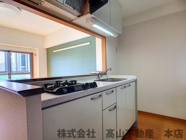 宗像市赤間駅前１丁目の賃貸マンションのキッチン