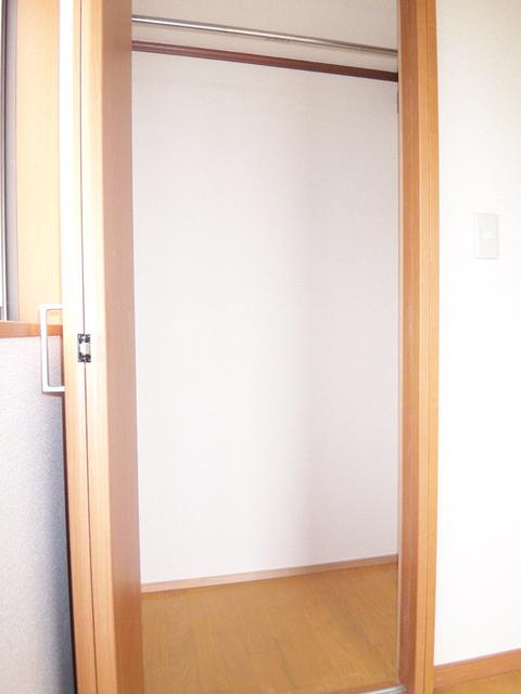 アンデス上砂 の収納|枕棚・収納ポール付き