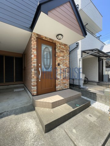 富士見市鶴馬戸建てのエントランス