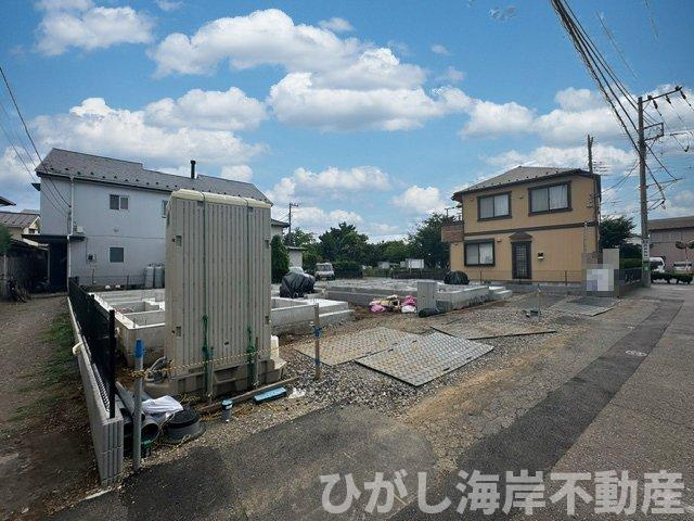 茅ヶ崎市南湖５丁目　新築戸建　全２棟の外観|7月30日撮影　建築中　現地外観