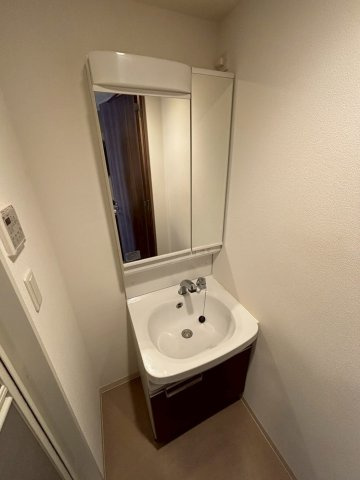 プレサンス三宮ポルトの洗面所|同物件別部屋写真