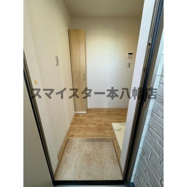 習志野市鷺沼１丁目のアパートの玄関