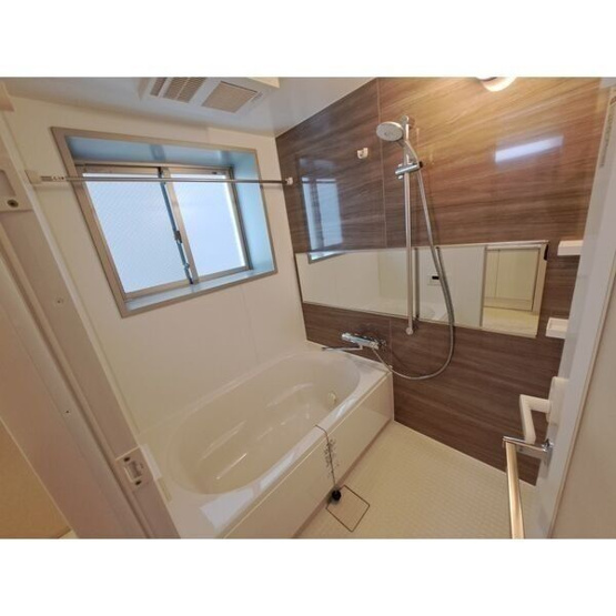 【浴室】スプランディッド江坂III