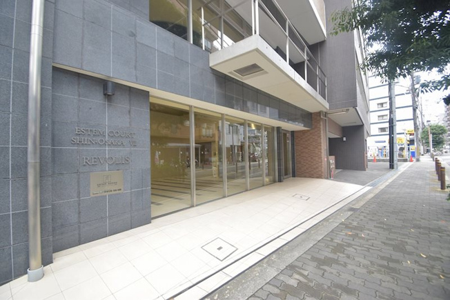 【エントランス】エステムコート新大阪8レヴォリス