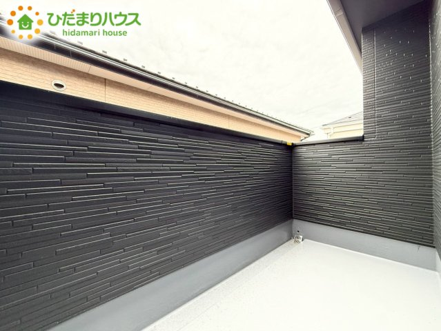 上尾市原市3期　新築戸建　02のバルコニー