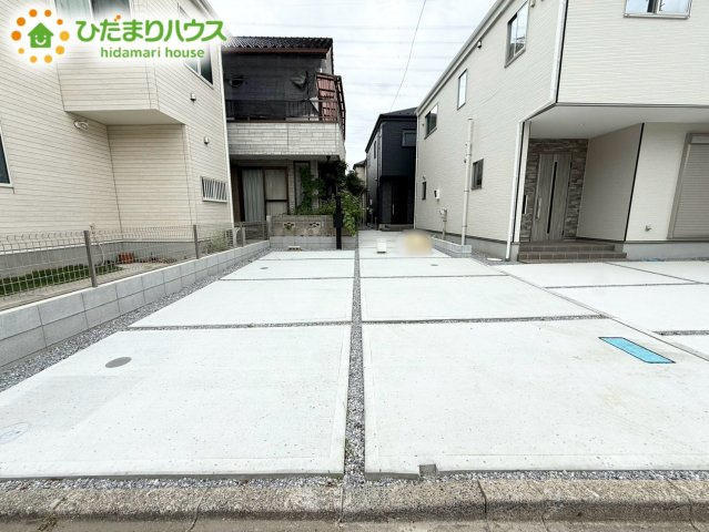 上尾市原市3期　新築戸建　02の駐車場
