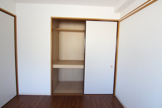 フラット日吉コートA棟の収納|他のお部屋の参考写真となります。