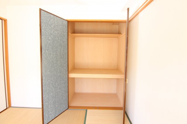フラット日吉コートA棟の収納|他のお部屋の参考写真となります。