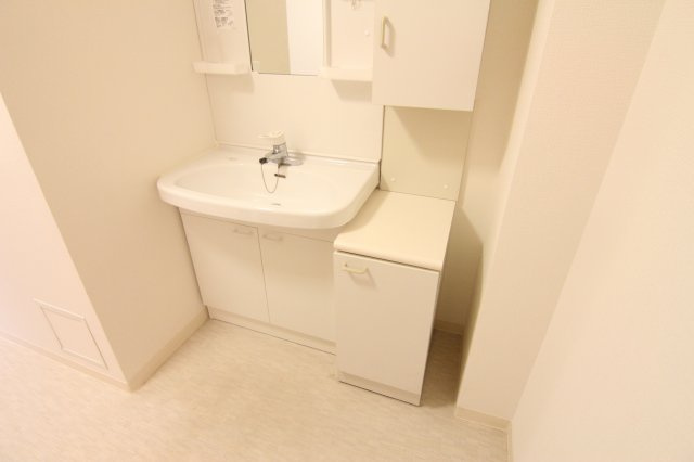フラット日吉コートA棟の洗面所|他のお部屋の参考写真となります。