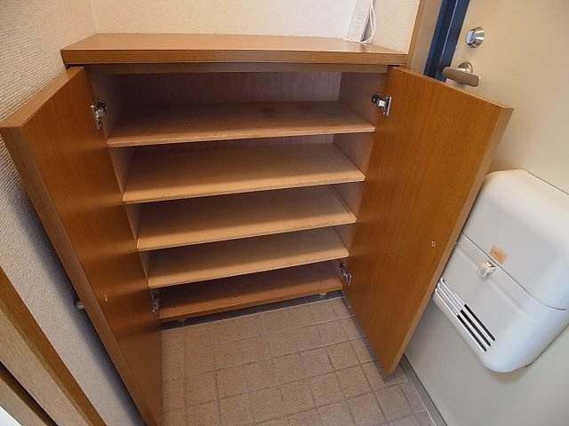 A.S.ONEの玄関|玄関にはシューズＢＯＸ完備