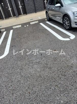 柏市つくしが丘５丁目のアパートの駐車場
