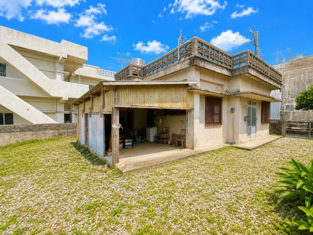 沖縄市照屋四丁目