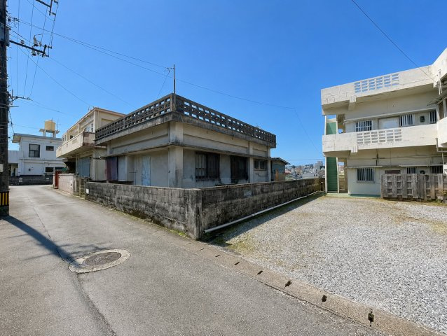 沖縄市照屋四丁目の周辺