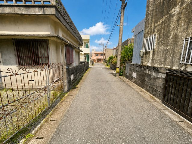 沖縄市照屋四丁目の周辺