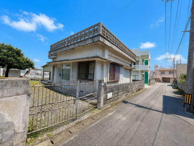 沖縄市照屋四丁目の周辺