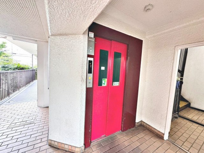 【その他共用部分】 | 岸和田コーポラス１号棟 | 【エレベーター】荷物が多い日も楽々にお部屋に持っていけますね！
