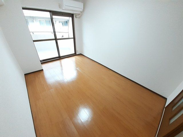 フォルティナドムスの内装