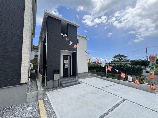 南城市玉城前川（全2棟）2号棟の外観|2号棟　並列駐車2台可♪