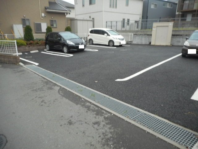 モーダ　パラッツオの駐車場