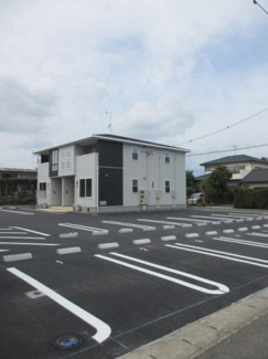 【駐車場】 | グランテージ西出水ＮＯＲＴＨ | 駐車場があります