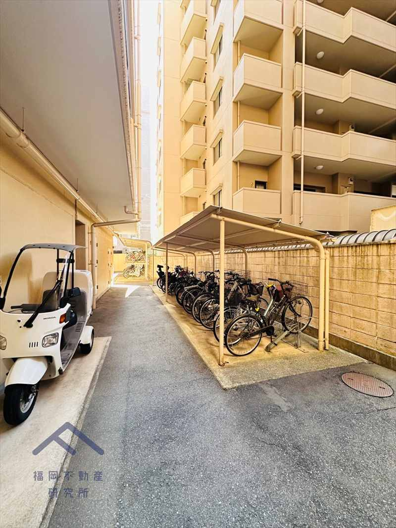 南薬院パークマンションの駐輪場