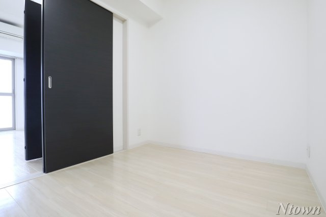 【居間・リビング】 | アーデルドルフ | こちらの居間で趣味の時間をお楽しみください